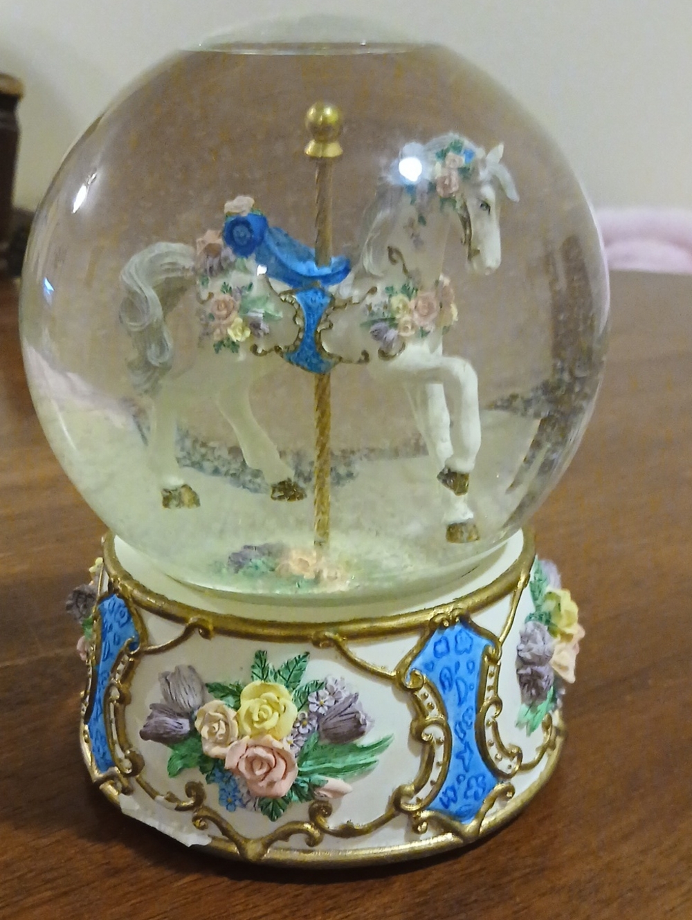 San FrancisconMusic Box Company White Carousel Horse Snow Glob